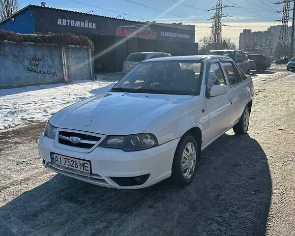 Белый Дэу Нексия, объемом двигателя 1.5 л и пробегом 186 тыс. км за 1350 $, фото 1 на Automoto.ua