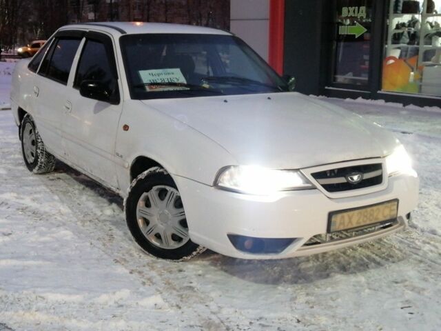 Белый Дэу Нексия, объемом двигателя 3.5 л и пробегом 210 тыс. км за 1307 $, фото 1 на Automoto.ua