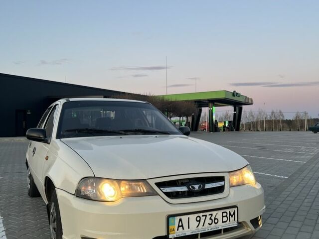 Белый Дэу Нексия, объемом двигателя 1.5 л и пробегом 161 тыс. км за 1685 $, фото 1 на Automoto.ua