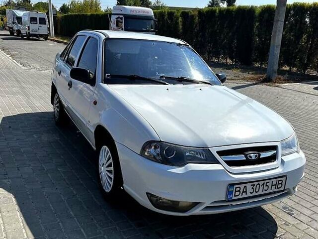 Білий Деу Нексія, об'ємом двигуна 1.5 л та пробігом 132 тис. км за 3000 $, фото 1 на Automoto.ua