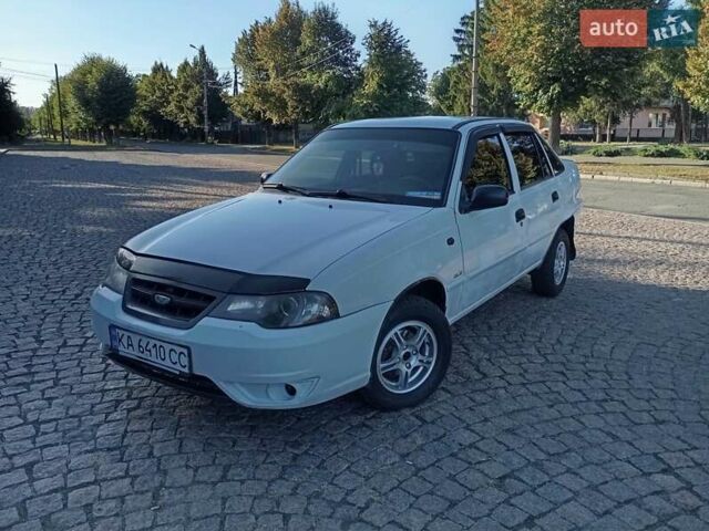 Білий Деу Нексія, об'ємом двигуна 1.5 л та пробігом 300 тис. км за 2200 $, фото 1 на Automoto.ua