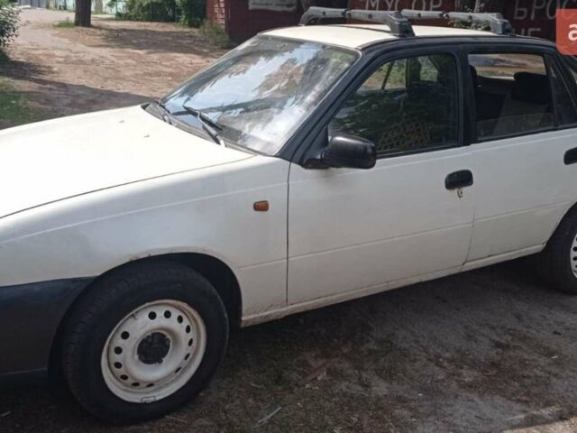 Белый Дэу Нексия, объемом двигателя 1.5 л и пробегом 130 тыс. км за 1950 $, фото 1 на Automoto.ua