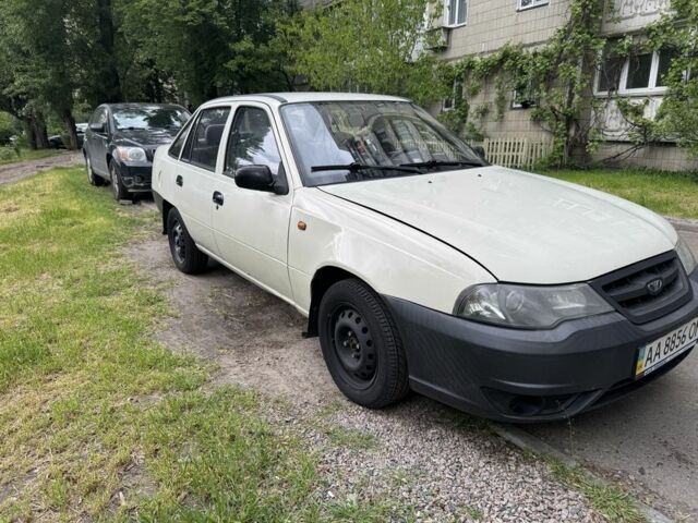 Белый Дэу Нексия, объемом двигателя 1.5 л и пробегом 153 тыс. км за 1500 $, фото 1 на Automoto.ua