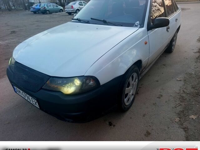 Белый Дэу Нексия, объемом двигателя 1.5 л и пробегом 245 тыс. км за 1555 $, фото 1 на Automoto.ua