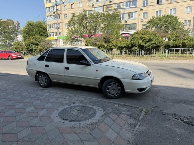 Белый Дэу Нексия, объемом двигателя 1.5 л и пробегом 156 тыс. км за 2005 $, фото 1 на Automoto.ua