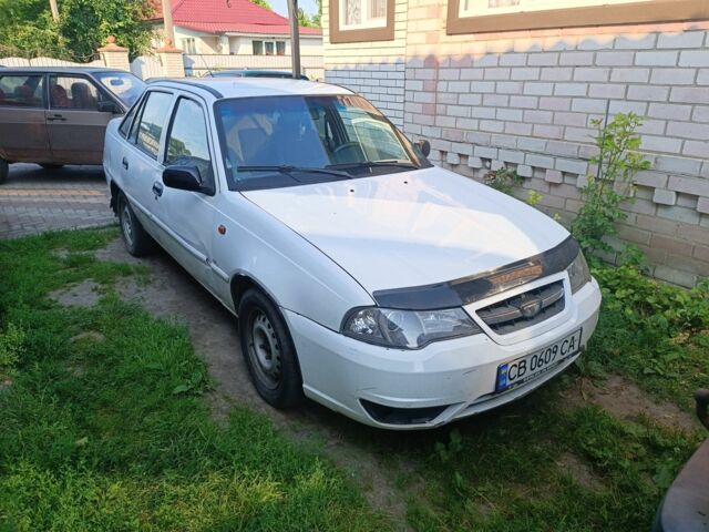 Белый Дэу Нексия, объемом двигателя 1.5 л и пробегом 300 тыс. км за 1033 $, фото 1 на Automoto.ua