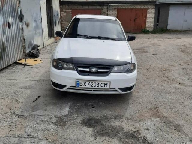 Білий Деу Нексія, об'ємом двигуна 1.6 л та пробігом 240 тис. км за 2000 $, фото 1 на Automoto.ua