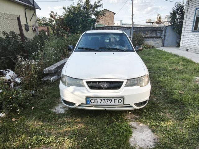 Белый Дэу Нексия, объемом двигателя 1.6 л и пробегом 240 тыс. км за 3500 $, фото 1 на Automoto.ua