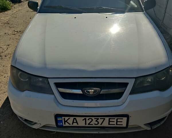 Белый Дэу Нексия, объемом двигателя 1.5 л и пробегом 295 тыс. км за 1688 $, фото 1 на Automoto.ua