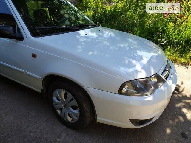 Білий Деу Нексія, об'ємом двигуна 1.5 л та пробігом 145 тис. км за 2300 $, фото 1 на Automoto.ua
