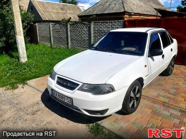 Белый Дэу Нексия, объемом двигателя 1.6 л и пробегом 179 тыс. км за 2000 $, фото 1 на Automoto.ua