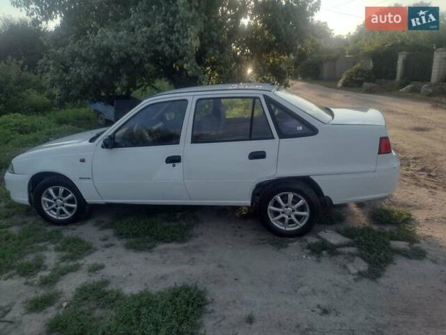 Белый Дэу Нексия, объемом двигателя 1.6 л и пробегом 88 тыс. км за 1700 $, фото 1 на Automoto.ua