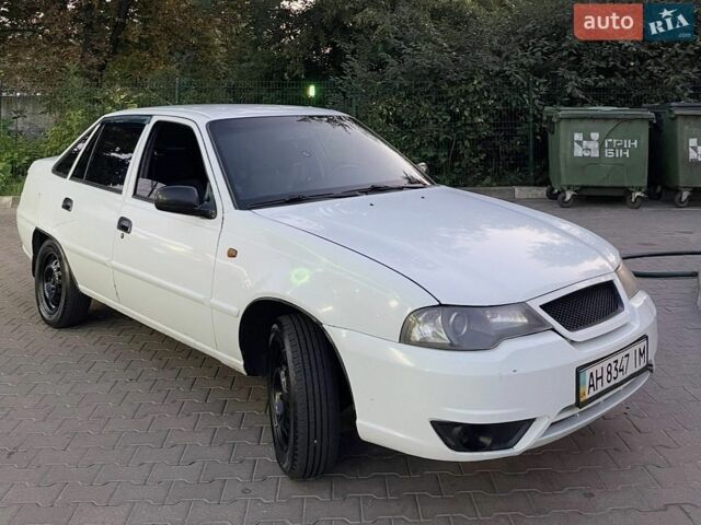 Белый Дэу Нексия, объемом двигателя 1.5 л и пробегом 309 тыс. км за 800 $, фото 1 на Automoto.ua