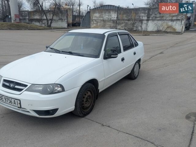 Белый Дэу Нексия, объемом двигателя 1.5 л и пробегом 96 тыс. км за 3200 $, фото 1 на Automoto.ua