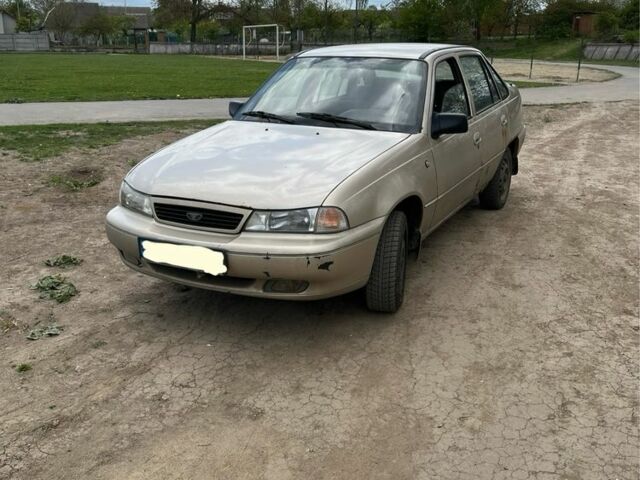 Бежевий Деу Нексія, об'ємом двигуна 1.6 л та пробігом 200 тис. км за 1100 $, фото 1 на Automoto.ua