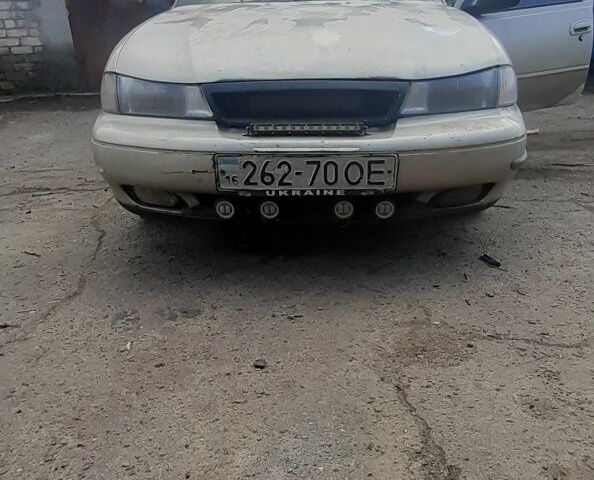 Бежевый Дэу Нексия, объемом двигателя 0 л и пробегом 100 тыс. км за 700 $, фото 1 на Automoto.ua