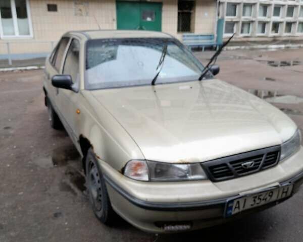 Бежевый Дэу Нексия, объемом двигателя 1.5 л и пробегом 428 тыс. км за 1500 $, фото 1 на Automoto.ua