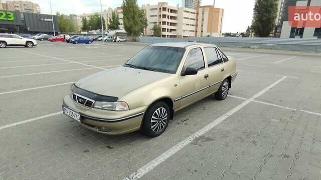 Бежевый Дэу Нексия, объемом двигателя 1.5 л и пробегом 230 тыс. км за 500 $, фото 1 на Automoto.ua