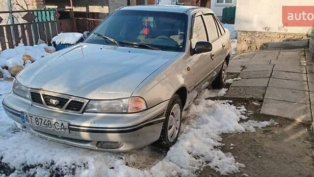 Бежевый Дэу Нексия, объемом двигателя 1.5 л и пробегом 260 тыс. км за 600 $, фото 1 на Automoto.ua