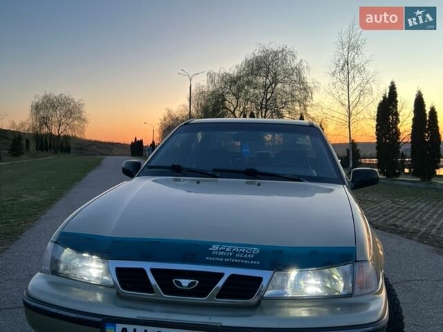 Бежевый Дэу Нексия, объемом двигателя 1.5 л и пробегом 147 тыс. км за 1750 $, фото 1 на Automoto.ua