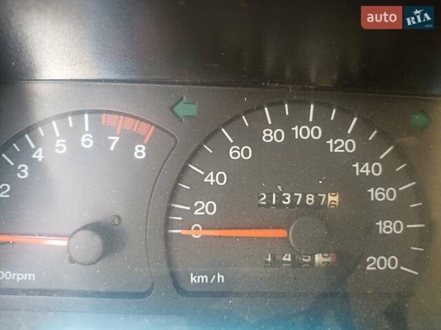 Бежевий Деу Нексія, об'ємом двигуна 1.6 л та пробігом 213 тис. км за 1750 $, фото 1 на Automoto.ua