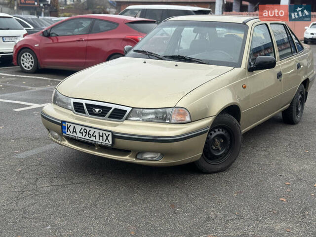 Бежевий Деу Нексія, об'ємом двигуна 1.5 л та пробігом 301 тис. км за 1800 $, фото 1 на Automoto.ua