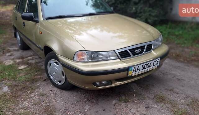 Деу Нексія 2007 у Нежине на Automoto.ua Бежевий Деу Нексія, об'ємом двигуна 1.5 л та пробігом 245 тис. км за 2499 $, фото 1 на Automoto.ua