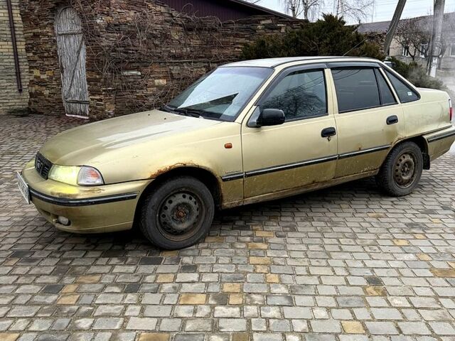 Бежевий Деу Нексія, об'ємом двигуна 1.5 л та пробігом 0 тис. км за 1000 $, фото 1 на Automoto.ua