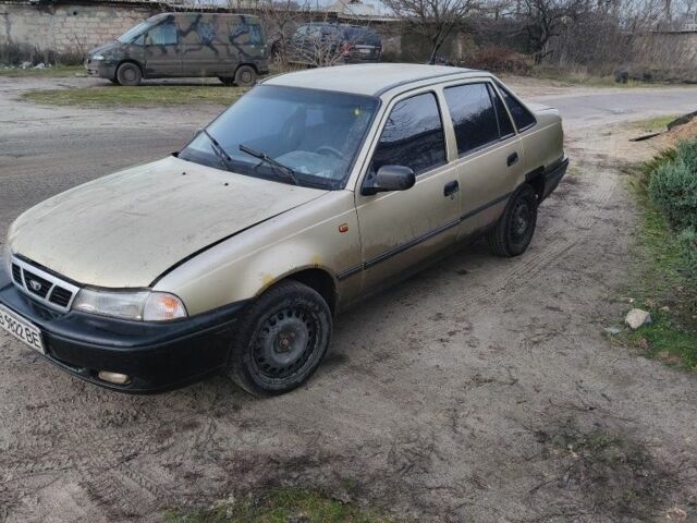 Бежевий Деу Нексія, об'ємом двигуна 0 л та пробігом 400 тис. км за 651 $, фото 1 на Automoto.ua