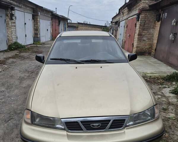 Бежевий Деу Нексія, об'ємом двигуна 1.5 л та пробігом 300 тис. км за 1500 $, фото 1 на Automoto.ua