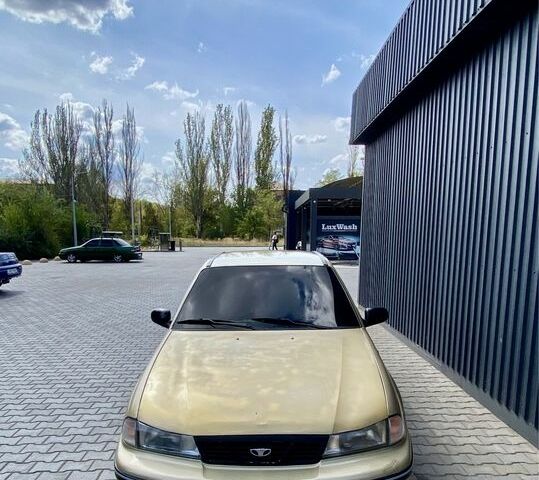 Бежевий Деу Нексія, об'ємом двигуна 1.6 л та пробігом 122 тис. км за 1300 $, фото 1 на Automoto.ua