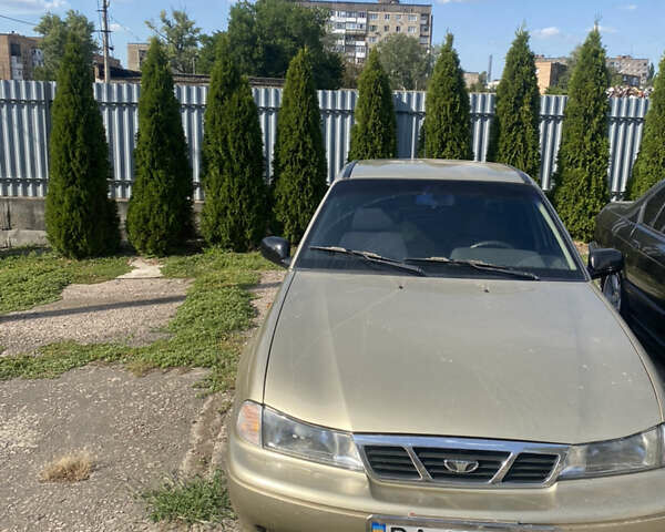 Бежевый Дэу Нексия, объемом двигателя 1.5 л и пробегом 64 тыс. км за 2800 $, фото 1 на Automoto.ua
