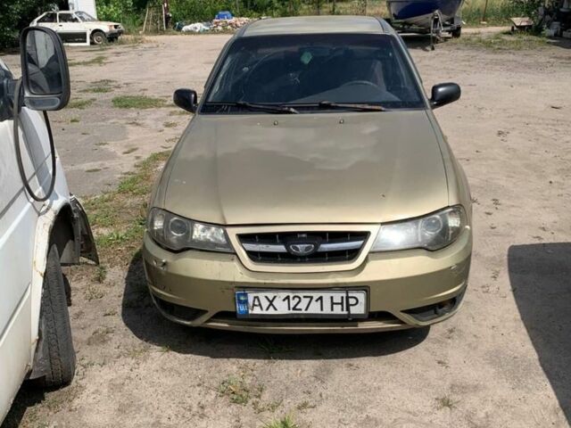 Бежевый Дэу Нексия, объемом двигателя 1.5 л и пробегом 280 тыс. км за 900 $, фото 1 на Automoto.ua