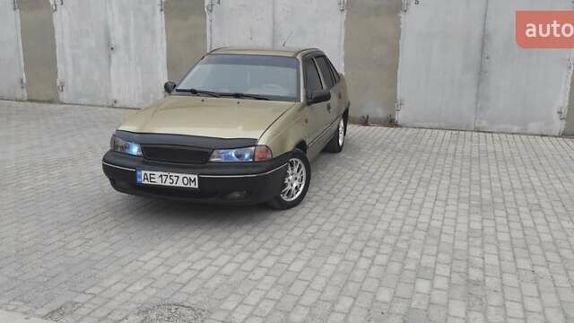 Бежевий Деу Нексія, об'ємом двигуна 1.5 л та пробігом 203 тис. км за 2500 $, фото 1 на Automoto.ua