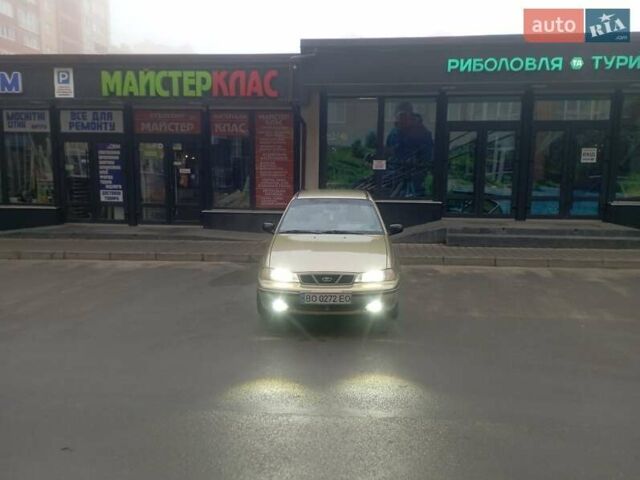 Бежевый Дэу Нексия, объемом двигателя 1.5 л и пробегом 162 тыс. км за 1600 $, фото 1 на Automoto.ua