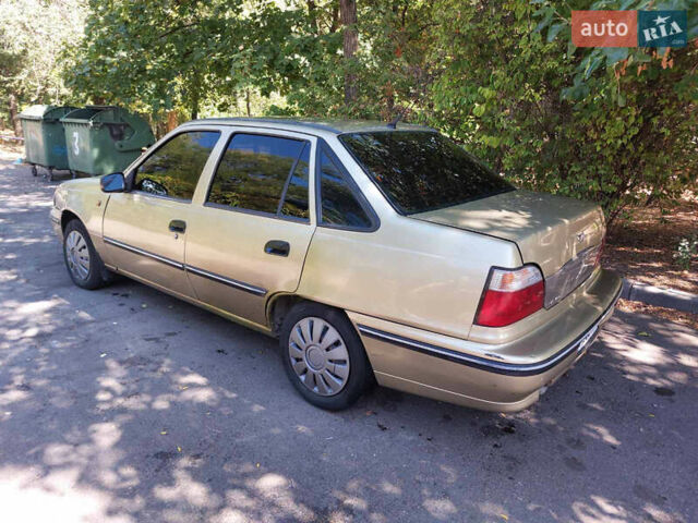 Бежевий Деу Нексія, об'ємом двигуна 1.5 л та пробігом 220 тис. км за 1150 $, фото 1 на Automoto.ua