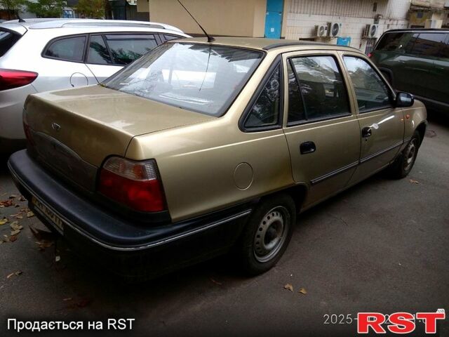 Бежевий Деу Нексія, об'ємом двигуна 1.5 л та пробігом 117 тис. км за 1655 $, фото 1 на Automoto.ua