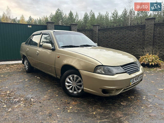 Дэу Нексия 2008 в Киеве на Automoto.ua Бежевый Дэу Нексия, объемом двигателя 1.5 л и пробегом 216 тыс. км за 999 $, фото 1 на Automoto.ua