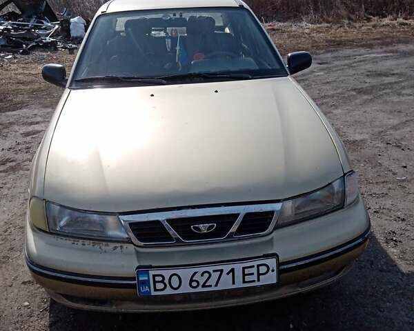 Бежевый Дэу Нексия, объемом двигателя 1.5 л и пробегом 120 тыс. км за 900 $, фото 1 на Automoto.ua