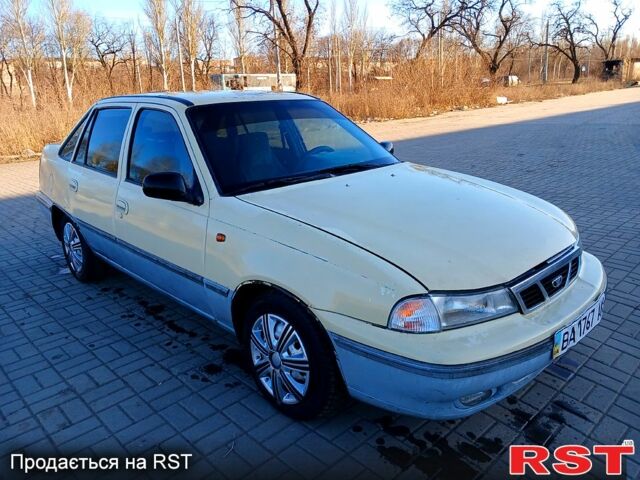 Бежевый Дэу Нексия, объемом двигателя 1.5 л и пробегом 188 тыс. км за 1490 $, фото 1 на Automoto.ua