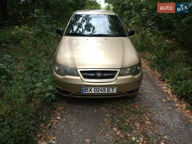 Бежевий Деу Нексія, об'ємом двигуна 1.6 л та пробігом 120 тис. км за 1800 $, фото 1 на Automoto.ua
