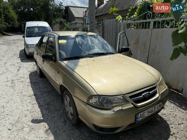 Бежевий Деу Нексія, об'ємом двигуна 1.5 л та пробігом 133 тис. км за 1800 $, фото 1 на Automoto.ua