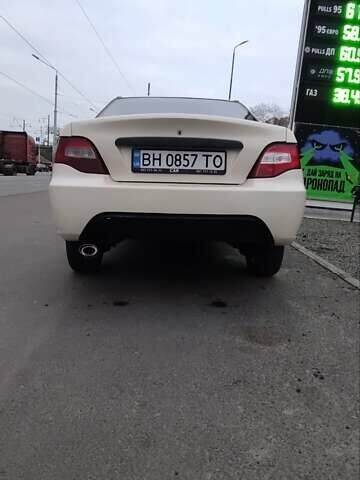 Бежевий Деу Нексія, об'ємом двигуна 1.5 л та пробігом 150 тис. км за 2199 $, фото 1 на Automoto.ua