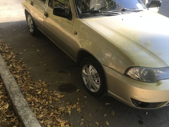 Бежевий Деу Нексія, об'ємом двигуна 1.5 л та пробігом 88 тис. км за 2400 $, фото 1 на Automoto.ua