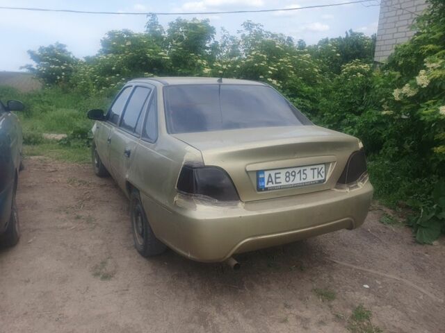 Бежевый Дэу Нексия, объемом двигателя 1.5 л и пробегом 650 тыс. км за 968 $, фото 1 на Automoto.ua