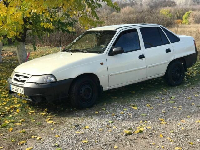 Бежевый Дэу Нексия, объемом двигателя 1.5 л и пробегом 80 тыс. км за 1499 $, фото 1 на Automoto.ua