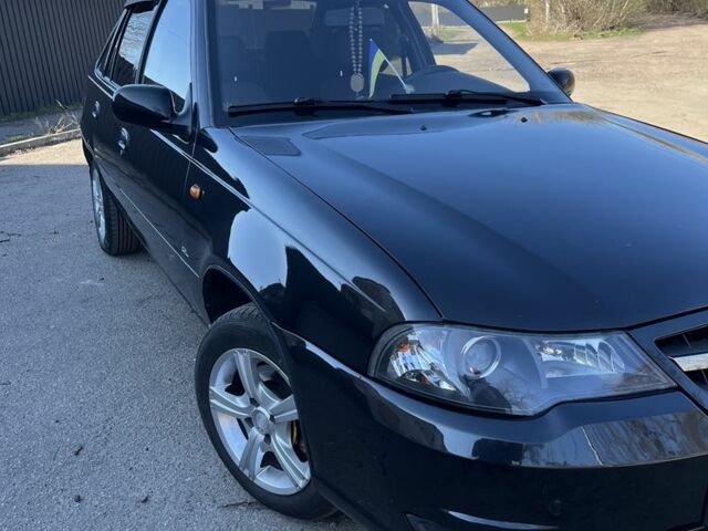 Черный Дэу Нексия, объемом двигателя 1.5 л и пробегом 63 тыс. км за 3000 $, фото 1 на Automoto.ua