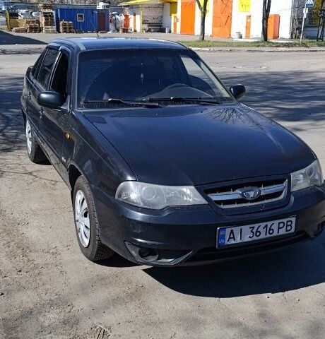 Чорний Деу Нексія, об'ємом двигуна 1.5 л та пробігом 168 тис. км за 2600 $, фото 1 на Automoto.ua