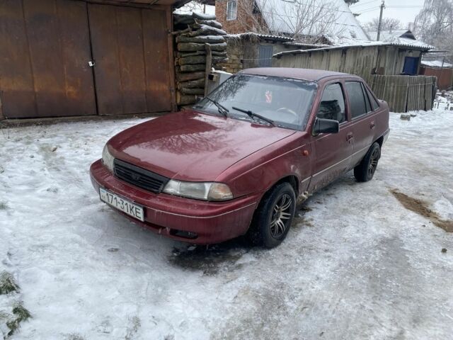 Красный Дэу Нексия, объемом двигателя 1.5 л и пробегом 250 тыс. км за 999 $, фото 1 на Automoto.ua
