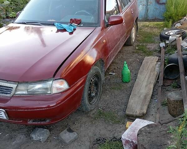Дэу Нексия 1997 в Коростышеве на Automoto.ua Красный Дэу Нексия, объемом двигателя 1.5 л и пробегом 230 тыс. км за 1000 $, фото 1 на Automoto.ua